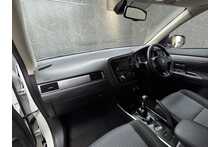 Mitsubishi Outlander DI-D 3 