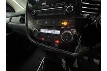 Mitsubishi Outlander DI-D 3 