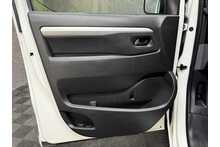 Vauxhall Vivaro Turbo D 3100 Sportive 