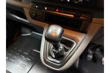 Vauxhall Vivaro Turbo D 3100 Sportive 