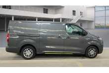 Vauxhall Vivaro Turbo D 2900 Sportive 