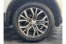 Mitsubishi Outlander DI-D 4 
