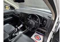 Mitsubishi Outlander DI-D 4 