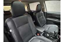 Mitsubishi Outlander DI-D 4 
