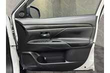 Mitsubishi Outlander DI-D 4 