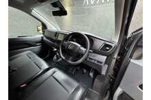 Vauxhall Vivaro Turbo D 2900 Sportive 