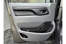 Vauxhall Vivaro Turbo D 2900 Sportive 