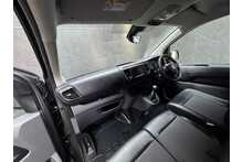 Vauxhall Vivaro Turbo D 2900 Sportive 