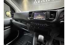 Vauxhall Vivaro Turbo D 2900 Sportive 