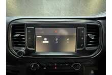 Vauxhall Vivaro Turbo D 2900 Sportive 