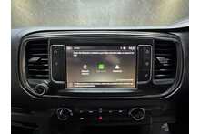 Vauxhall Vivaro Turbo D 2900 Sportive 
