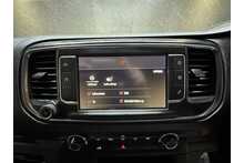 Vauxhall Vivaro Turbo D 2900 Sportive 