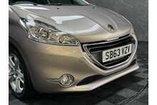 Peugeot 208 VTi Allure 
