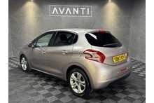 Peugeot 208 VTi Allure 