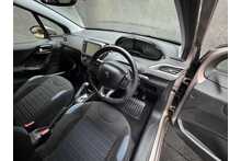 Peugeot 208 VTi Allure 