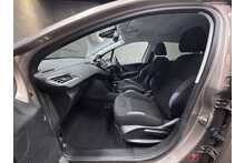 Peugeot 208 VTi Allure 