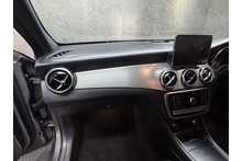 Mercedes-Benz GLA GLA220d AMG Line 