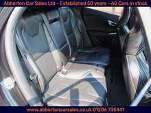 Volvo V40 T3 R-Design Edition 