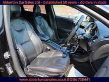 Volvo V40 T3 R-Design Edition 