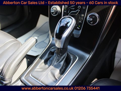 1.5 T3 R-Design Edition Hatchback 5dr Petrol Auto Euro 6 (s/s) (152 ps)