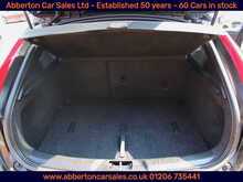 Volvo V40 T3 R-Design Edition 