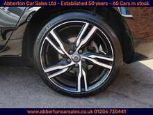 Volvo V40 T3 R-Design Edition 