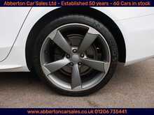Audi A4 Avant TDI V6 Black Edition 