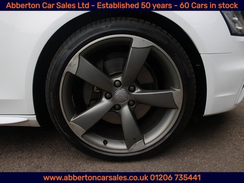 3.0 TDI V6 Black Edition Estate 5dr Diesel S Tronic quattro Euro 5 (s/s) (245 ps)