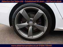 Audi A4 Avant TDI V6 Black Edition 