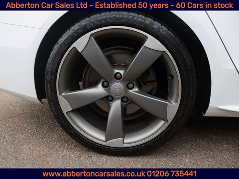 3.0 TDI V6 Black Edition Estate 5dr Diesel S Tronic quattro Euro 5 (s/s) (245 ps)
