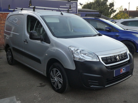 1.6 HDi 625 Professional Panel Van 4dr Diesel Manual L1 (131 g/km, 75 bhp)