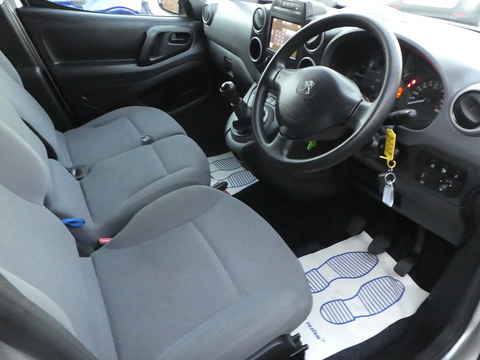 1.6 HDi 625 Professional Panel Van 4dr Diesel Manual L1 (131 g/km, 75 bhp)