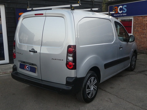 1.6 HDi 625 Professional Panel Van 4dr Diesel Manual L1 (131 g/km, 75 bhp)