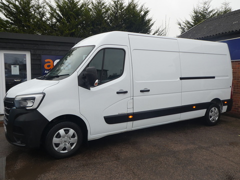 2.3 dCi 35 Business+ Panel Van 4dr Diesel Manual FWD LWB Medium Roof Euro 6 (135 ps)