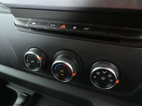 2.3 dCi 35 Business+ Panel Van 4dr Diesel Manual FWD LWB Medium Roof Euro 6 (135 ps)