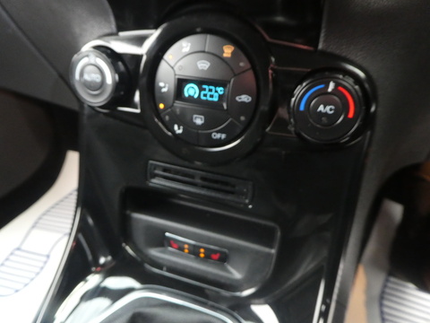 TDCi Titanium X Hatchback 1.5 Manual Diesel