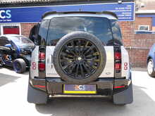 Land Rover Defender 90 P300 S 