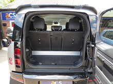 Land Rover Defender 90 P300 S 