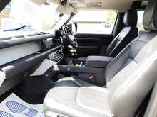 Land Rover Defender 90 P300 S 