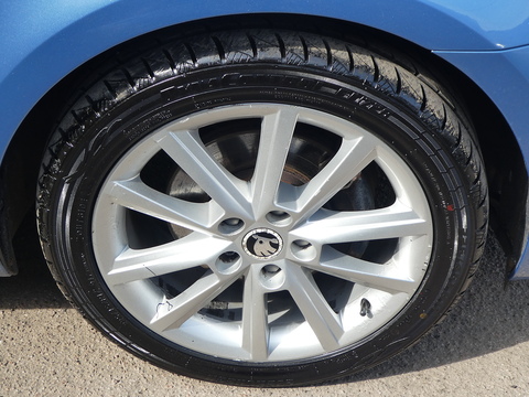 2.0 TDI Elegance Estate 5dr Diesel DSG Euro 5 (s/s) (150 ps)