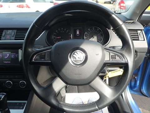 2.0 TDI Elegance Estate 5dr Diesel DSG Euro 5 (s/s) (150 ps)