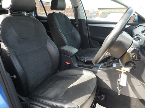 2.0 TDI Elegance Estate 5dr Diesel DSG Euro 5 (s/s) (150 ps)