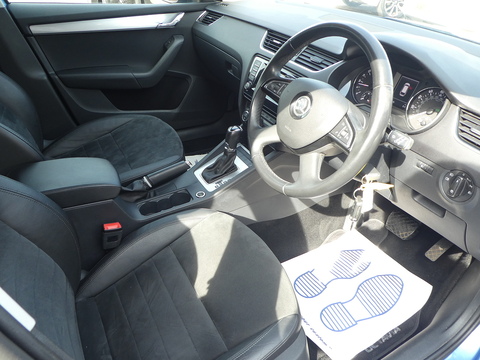 2.0 TDI Elegance Estate 5dr Diesel DSG Euro 5 (s/s) (150 ps)