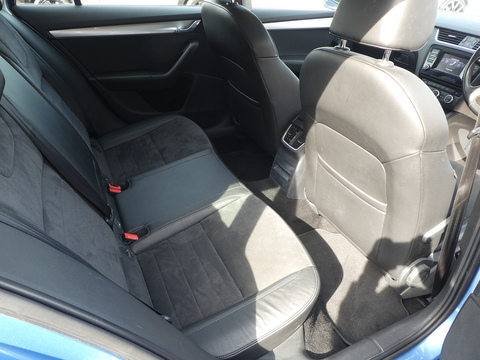 2.0 TDI Elegance Estate 5dr Diesel DSG Euro 5 (s/s) (150 ps)