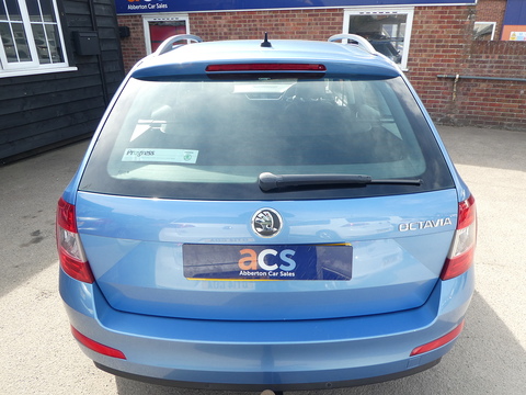 2.0 TDI Elegance Estate 5dr Diesel DSG Euro 5 (s/s) (150 ps)