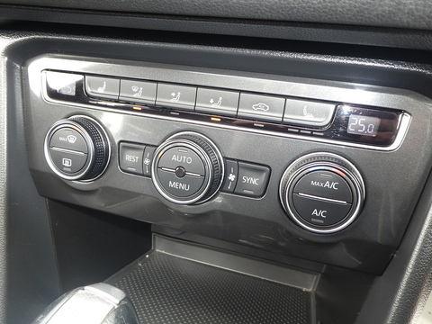 2.0 TDI R-Line SUV 5dr Diesel DSG 4Motion Euro 6 (s/s) (150 ps)