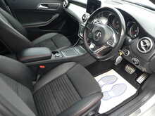 Mercedes-Benz CLA CLA220d AMG Line 