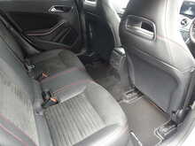 Mercedes-Benz CLA CLA220d AMG Line 