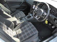 Volkswagen Golf TSI GTI 