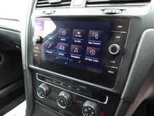 Volkswagen Golf TSI SE Nav 